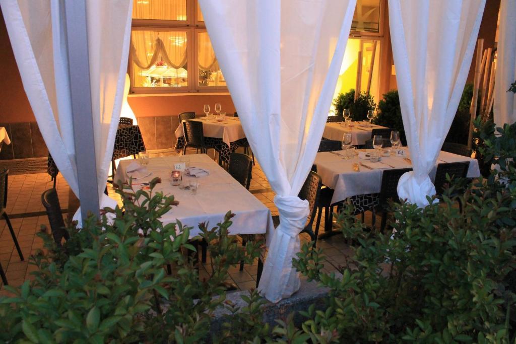 Eq Hotel Travagliato エクステリア 写真